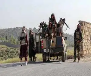 ویدیو  -  ضرب و شتم جوان افغانستانی به دست گروه طالبان!