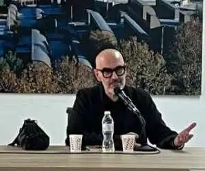 جنگ قابل گزارش نیست؛ هنر آن را افشا می کند