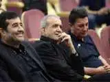 ویدیو  -  شوخی پزشکیان حین گرفتن عکس یادگاری با پیراهن تیم ملی