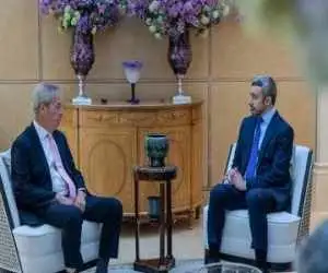 وزیر خارجه امارات با رهبر افراطی راست گرای انگلیس در مورد ایران مذاکره کرد