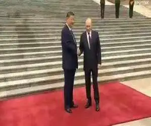 پوتین در دیدار با شی: دوست عزیزم، ما یک روز است که یکدیگر را ندیده ایم، اما انگار سه پاییز گذشته است -  شی: من از پوتین به گرمی استقبال می کنم