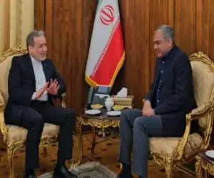 ویدیو  -  وزیر کشور پاکستان با عراقچی دیدار کرد