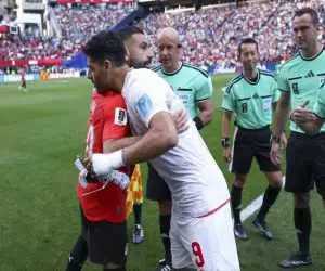 فرعون، ناتوان مقابل آسیا