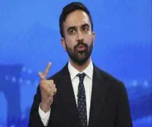 چرا ممدانی اینقدر خودش را فوتبالی نشان می دهد؟
