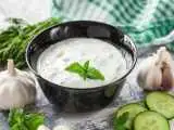 آیا می دانستید با خوردن ماست طعم دار بسته بندی شده بیماری های خطرناکی در کمین شماست؟