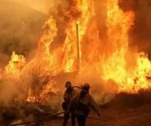 آتش سوزی در انبار نفت ری