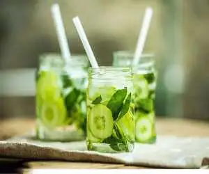 شربت خیار سکنجبین؛ نوشیدنی سنتی و خنک برای روزهای گرم + روش تهیه