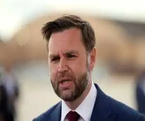 ویدیو  -  جی دی ونس درمورد ایران: ایرانی ها الان بیش از هر زمان دیگری در 20 تا 30 سال اخیر، از ساخت بمب هسته ای دورتر هستند
