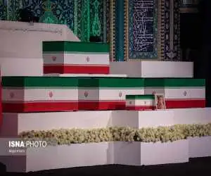 ویدیو  -  نمایی از پیکرهای رهبر شهید و خانواده ایشان