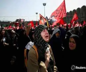 ویدیو  -  بغض بانوی تهرانی هنگام گفتن آخرین جمله خود به رهبر شهید انقلاب