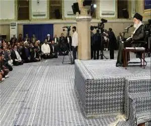 برخورد آقا با شخصی که می خواست گلیم های آبی بیت را عوض کند  -  ببینید