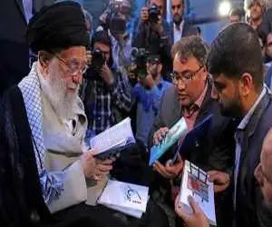 شاعران یک سال تلاش می کردند که شعر بگویند و آقا بگوید (احسنت)