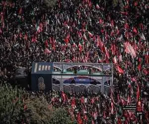 ویدیو  -  بغض فعال رسانه ای یونانی از شور و احساسات مردم ایران در تشییع قائد شهید