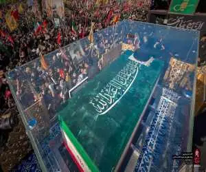 رهبر شهید تنها 2 کیلومتر تا بین الحرمین فاصله دارد + ویدیو  -  پیکر رهبر شهید انقلاب به شروع مسیر اعلام شده در کربلای معلی رسید