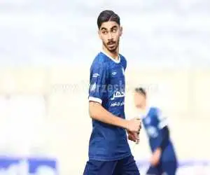 حضور مهاجم گل گهر در باشگاه پرسپولیس برای توافق نهایی