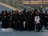 ویدیو  -  عراقی ها پای هواپیما به استقبال رهبر شهید رفتند