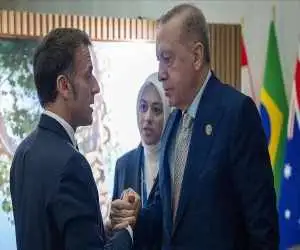 زورآزمایی جالب مکرون و اردوغان در دست دادن باهم! ببینید