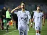 تصویر  -  مهاجم سابق استقلال به پرسپولیس پیوست
