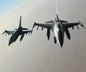 یک جنگنده f-16 آتش گرفت  -  ببینید