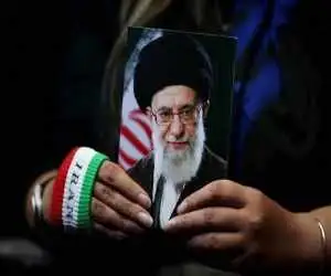 ویدیو  -  ماجرای جالب دختری که از چین برای مراسم رهبری شهید آمد
