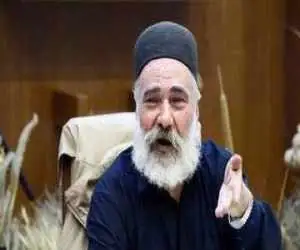 یوسفعلی میرشکاک: آقا ترجیح می داد به جای نشستن با اهل غوغا و سیاست، با ما شاعران معاشرت کند -  این تعبیر خود آقا در مورد بنده بود که (فلانی رفیق ماست)