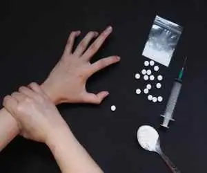 نشت شربت تریاک به بازار آزاد  -  کاهش خلوص مواد مخدر شناسایی شده از 20 به 3 درصد  -  تغییر درمان معتادان از اپیوم به بوپرنورفین