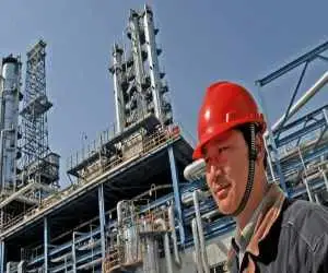اقدام جدید پکن پس از بروز تنش های جدید در تنگه هرمز  -  بلومبرگ: چین در طول جنگ 40 روزه هم این کار را انجام داده بود