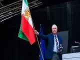 وداع با سناتور ضد ایرانی فقط با یک گل! + ویدئو  -  کنایه جالب خبرنگار آمریکایی