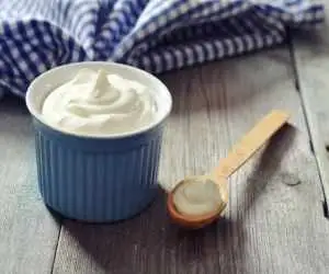با مصرف روزانه این نوع ماست دیرتر پیر می شوید
