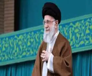 تصویر  -  قابی متفاوت از رهبر شهید انقلاب با لباس نظامی
