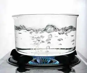چی کار کنیم آب سریع جوش بیاید؟  -  جوشاندن سریع تر آب با این ترفندهای ساده 