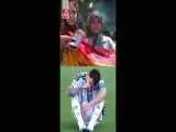 مسی با جام جهانی دیگه بای بای! + ویدئو  -  همخوانی دو کودک در تجمع شبانه برای مسی