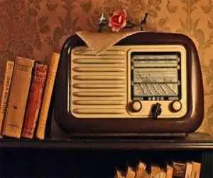 (آستیناتو بالا بزن) روی آنتن رادیو نمایش