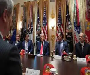 ترامپ دستور توقف حملات آمریکا به ایران را صادر کرد