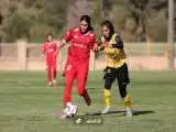 تصویر  -  سرمربی زنان سپاهان در راه پرسپولیس!