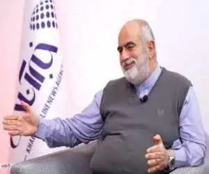 نسخه ای خطرناک تر از بیماری  -  آشنا: ممکن است با دست خود آمریکا و اسرائیل را به هم نزدیک تر کنیم  -  این جریان دشمن را خوب می شناسد اما ...