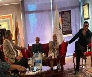 هنر جامعه را تلطیف می کند