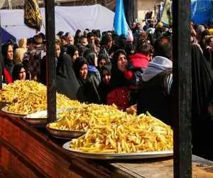 توصیه وزارت بهداشت به زائران اربعین: غذای پروتئینی را بیش از یک ساعت نگه ندارید  -  طغیان بیماری واگیر گزارش نشده