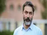 پارسا پیروزفر: این روزها همه فقط دور خودمان می چرخیم  -  ببینید
