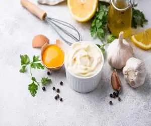 درست کردن سس مایونز خانگی؛ اگر سس مایونز برید و شل شد چه کنیم؟  -  برای غلیظ شدن سس مایونز چه باید کرد؟
