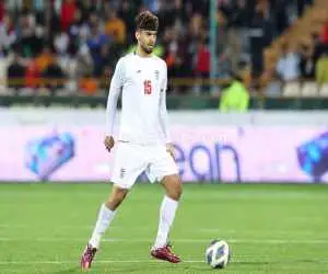 پرسپولیس و استقلال ناکام ماندند  -  مدافع ملی پوش ماندنی شد