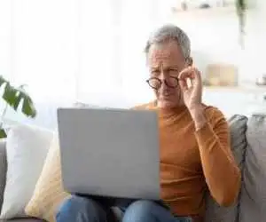 چرا اکثر چشم پزشکان (عینکی) هستند؟ -  لیزیک؛ بله یا خیر؟