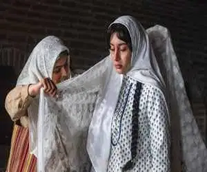 تصاویری جالب از بازیگران زن (بامداد خمار) در پشت صحنه سریال  -  عکسی به سبک دوران قاجار