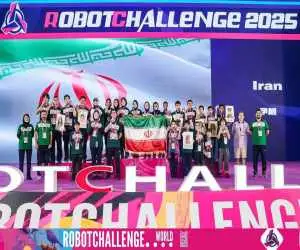شهدای مدرسه شجره طیبه میناب روی سکوی قهرمانی جهان