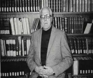 در مملکت ما تاریخ در ایجاد نابغه همیشه خست نشان داده است -  آن که تجددخواهی را با بی دینی یکی می گیرد در اشتباه است