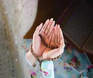 اعمال شب و روز 28 صفر ؛ از زیارت پیامبر(ص) تا روزه و صدقه  -  28 صفر چه روزی است؟