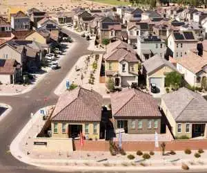 جنگ ایران چطور هزینه خرید خانه در غرب را بالا برد؟