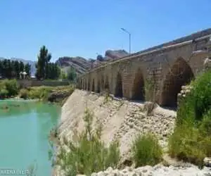 4 سازه تاریخی ایران جهانی شد  -  از سی  و سه  پل تا بند شادروان در لیست جهانی آب