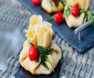 درست کردن بقچه گوشت خانگی؛ یک غذای خوشمزه با ظاهری متفاوت