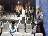 جنایت ناگوار مرد جوان مقابل سالن سینما  - مقتول در تاریکی سینما مزاحم همسرم شد - تصاویر